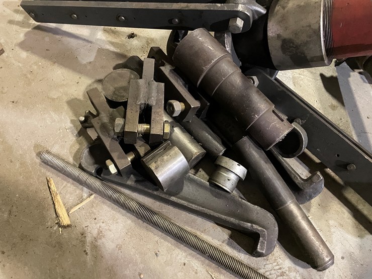 #7000-•-hydraulic-press-image-4