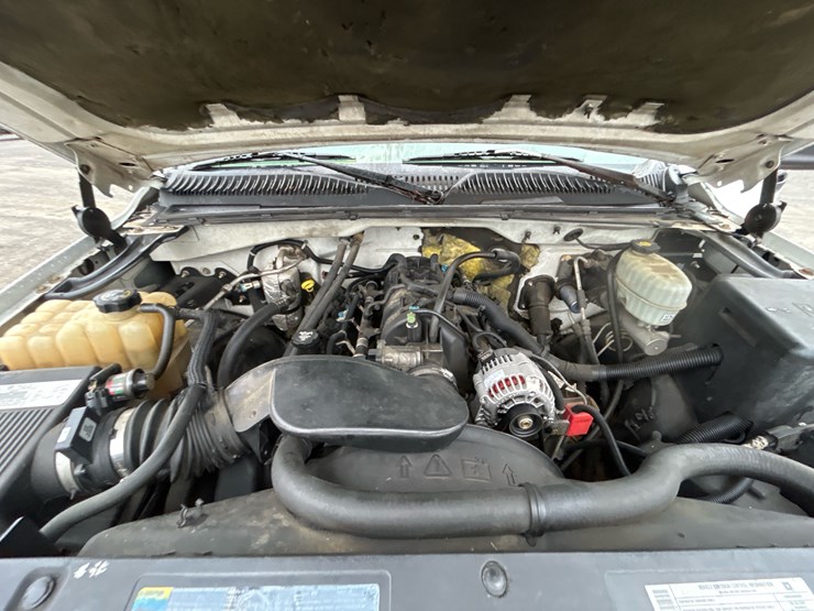 2003-gmc-2500-image-13