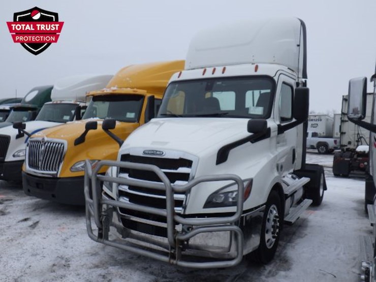 2020-freightliner-cascadia-116-image-3