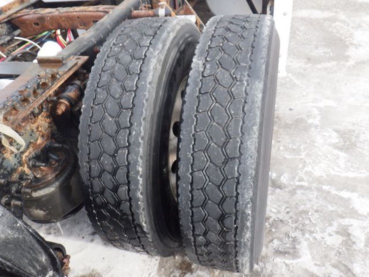 2016-freightliner-cascadia-125-image-7