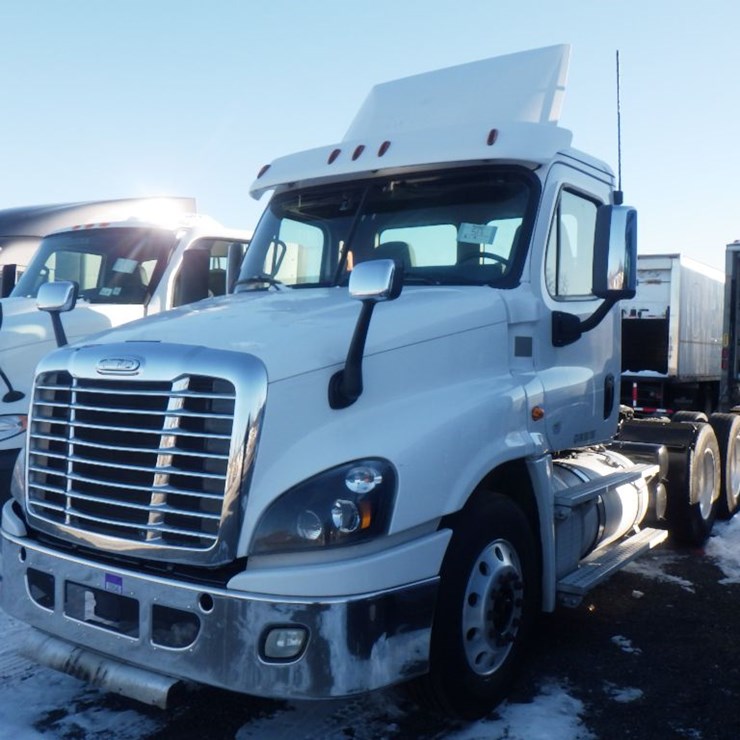 2019 FREIGHTLINER CASCADIA 125