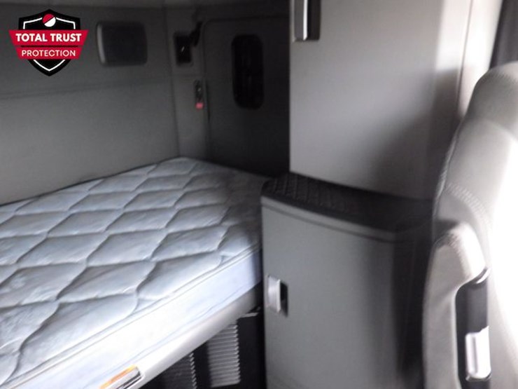 2022-kenworth-t680-image-6