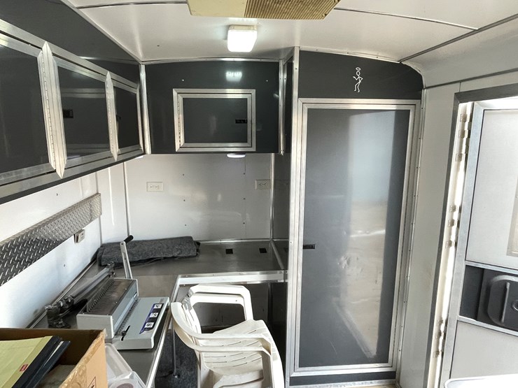 1999-united-expressline-image-27