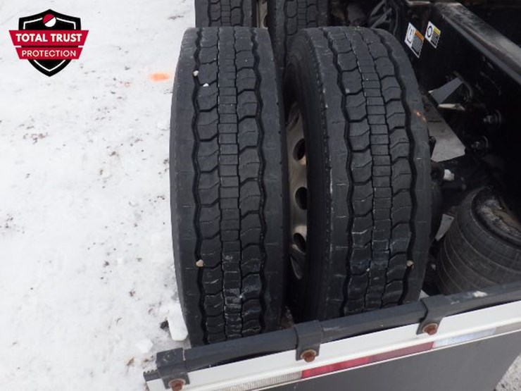 2022-kenworth-t680-image-16