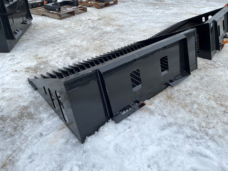 #2339-•-wolverine-skeleton-bucket-image-6