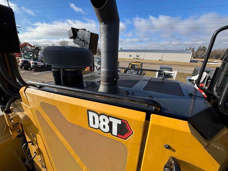 2019-caterpillar-d8t-image-34
