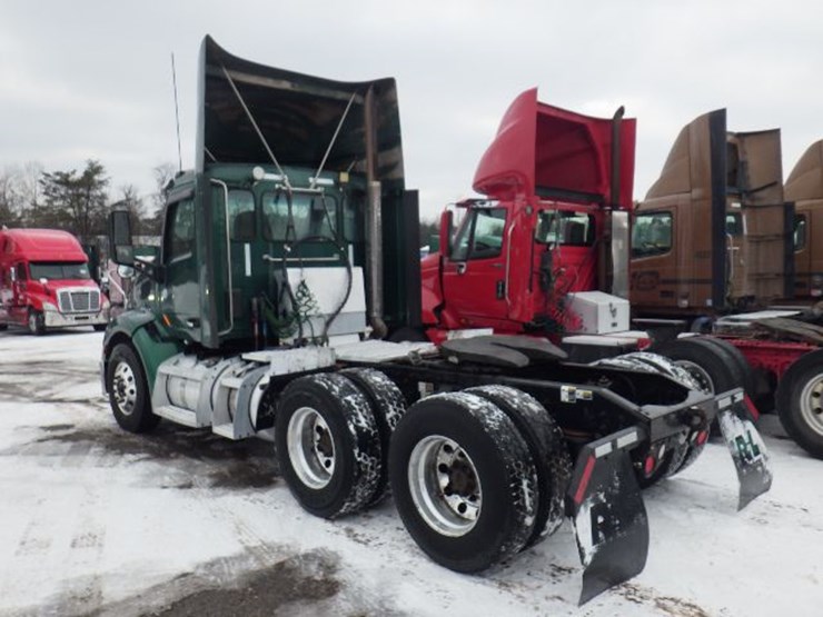 2017-peterbilt-589-image-12