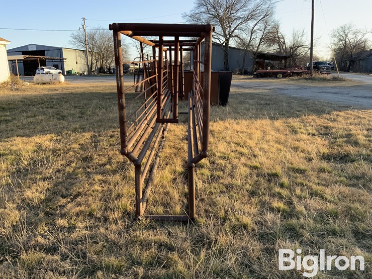 shop-made-20'-cattle-run-image-4