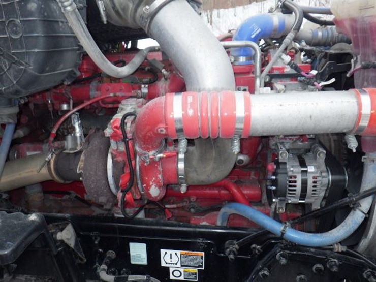 2017-peterbilt-589-image-23