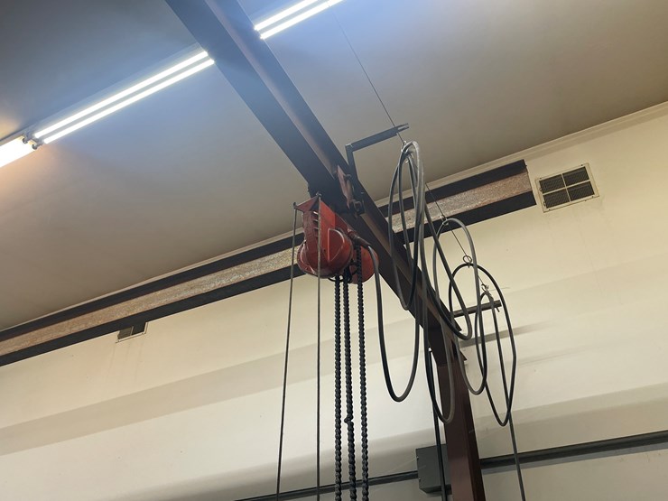 #5983-•-yale-1/2-ton-hoist-image-2