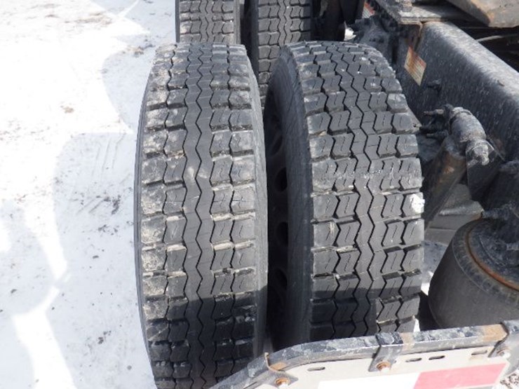 2022-freightliner-cascadia-126-image-15