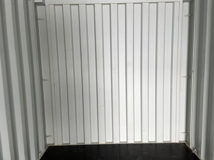 #204-•-20'-shipping-container-image-10
