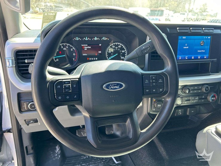 2023-ford-f350-image-11