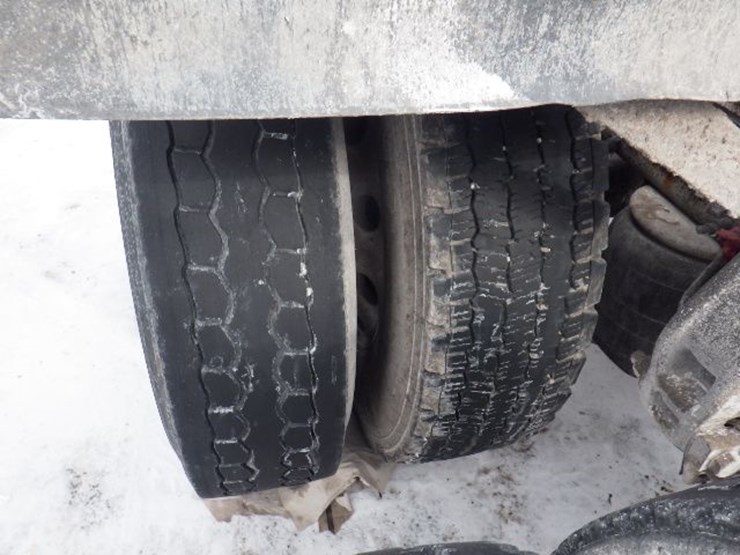 2014-peterbilt-386-image-19