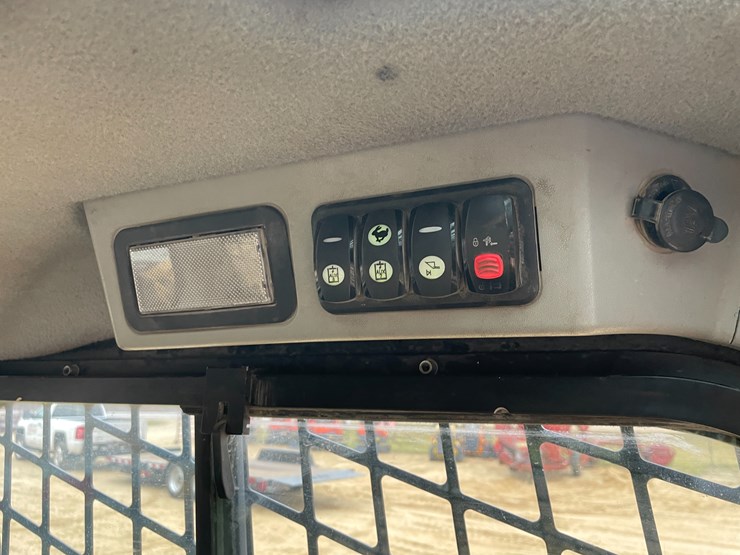 caterpillar-279d-image-64