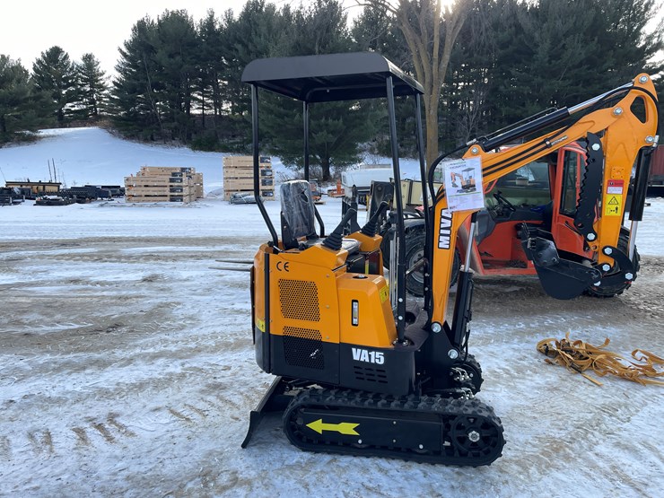 #108-•-miva-va15-mini-excavator-image-4