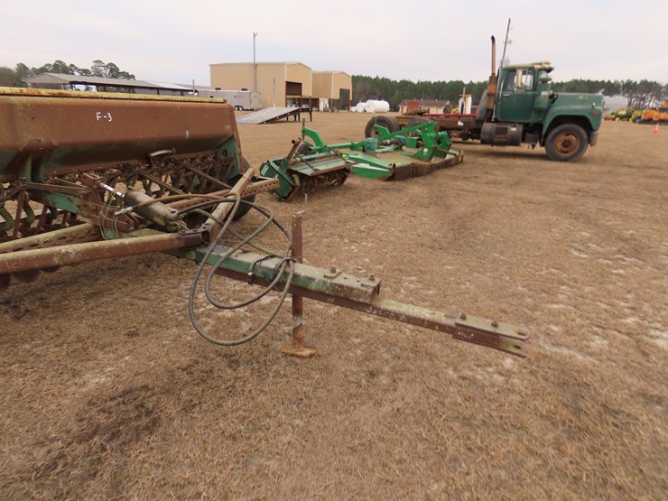 john-deere-8300-image-3