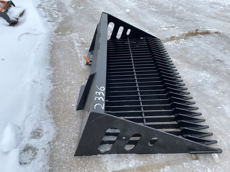 #2336-•-wolverine-skeleton-bucket-image-4