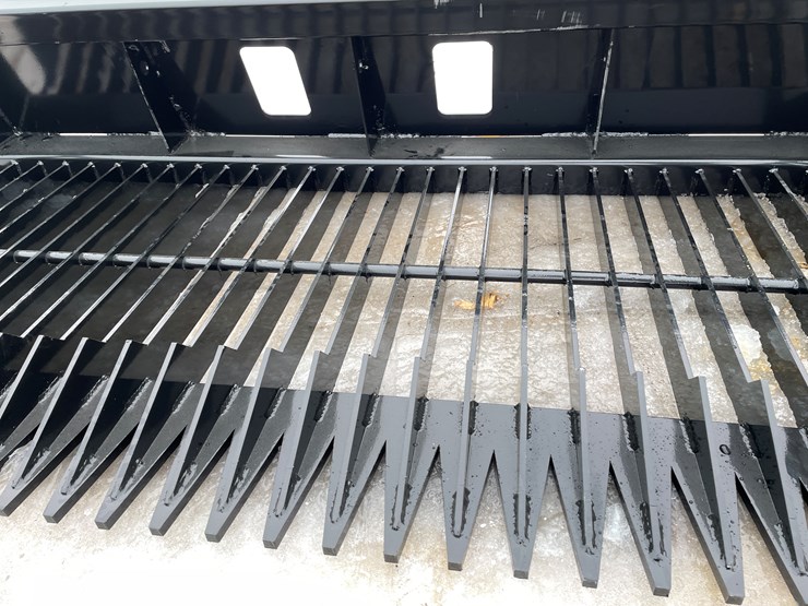 #2336-•-wolverine-skeleton-bucket-image-11