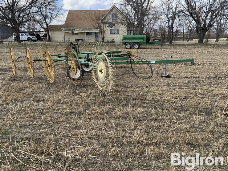 km-rake-caddy-hay-rake-image-4