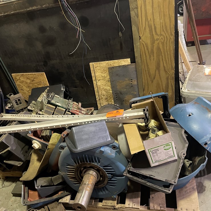 #7007 • Pile of Scrap Iron