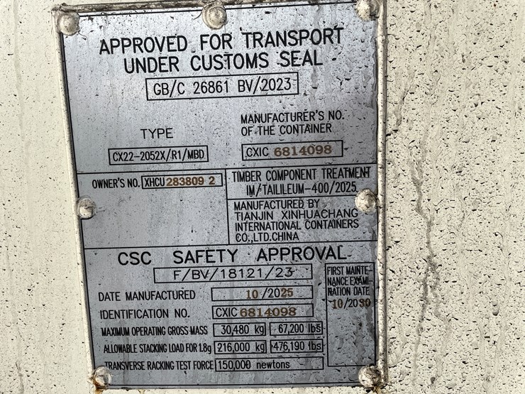 #204-•-20'-shipping-container-image-18