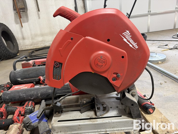 milwaukee-power-tools-&-batteries-image-5