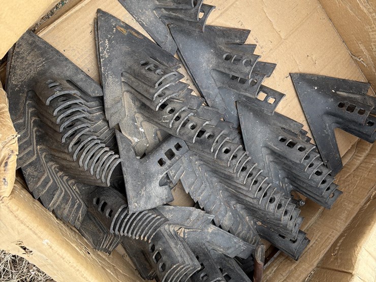 john-deere-tillage-sweeps-image-2