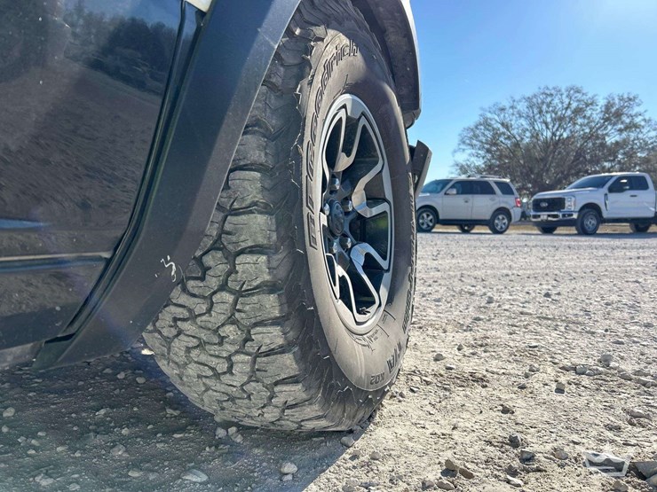 2017-dodge-1500-image-24