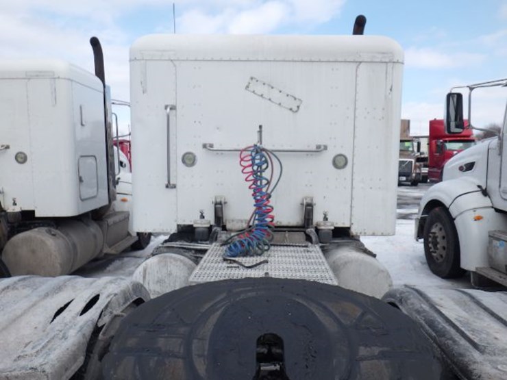 2014-peterbilt-386-image-12
