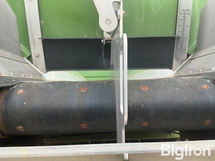 2023-fendt-rogator-934h-self-propelled-dry-spreader-image-9