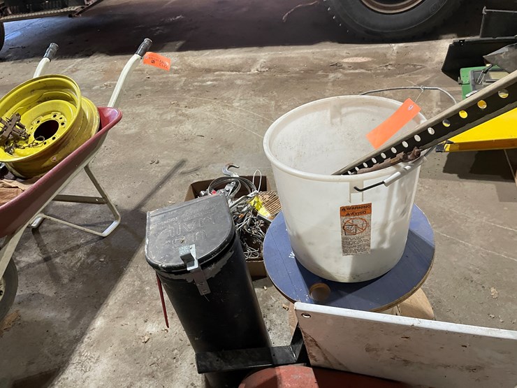 #7212-•-(2)-boat-gas-cans-image-8