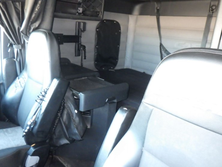 2019-freightliner-cascadia-126-image-20