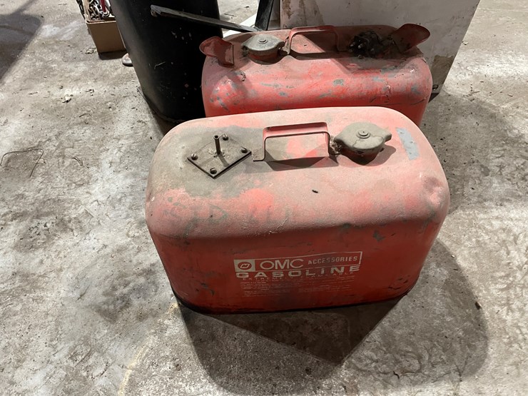 #7212-•-(2)-boat-gas-cans-image-1