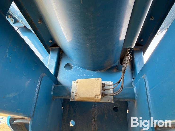 2009-kinze-1050-image-10