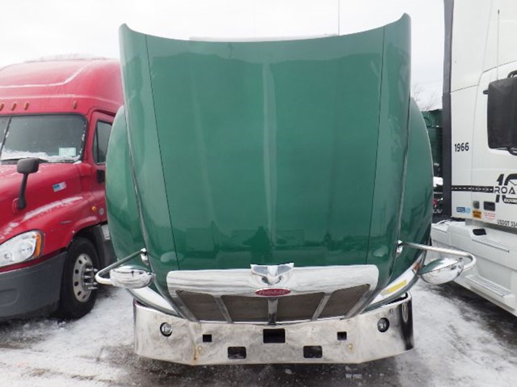 2017-peterbilt-579-image-21