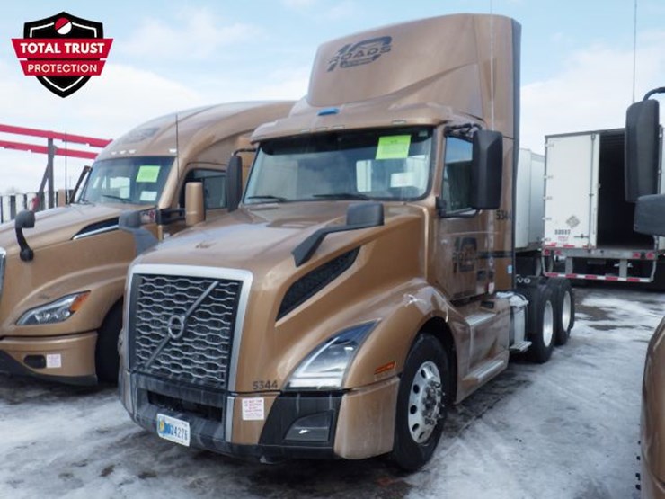 2023-volvo-vnl-300-image-1