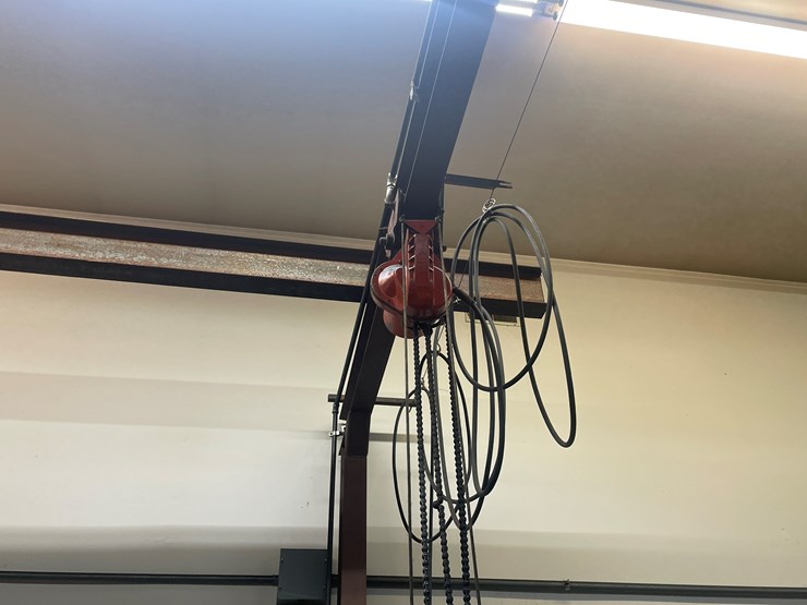 #5983-•-yale-1/2-ton-hoist-image-3