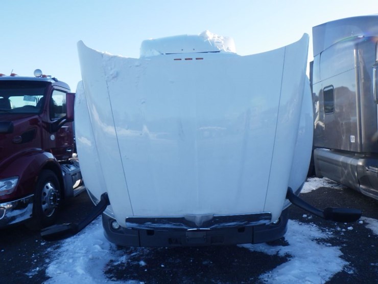 2018-peterbilt-579-image-21