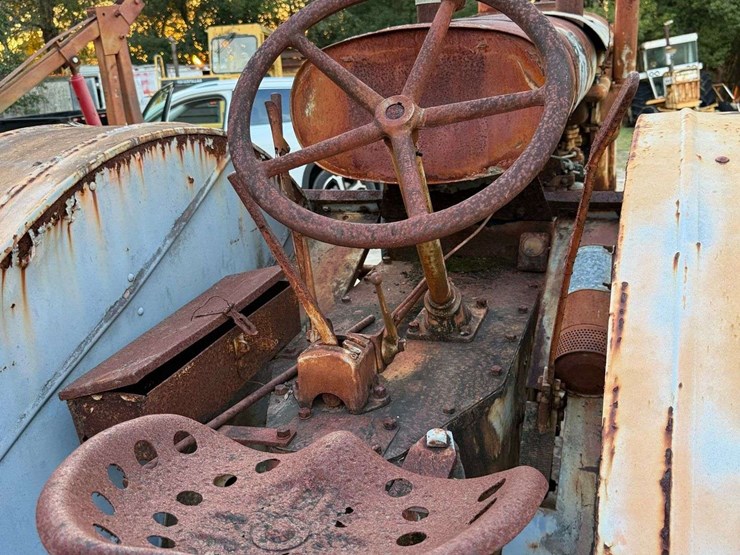 twin-city-tractor-image-7