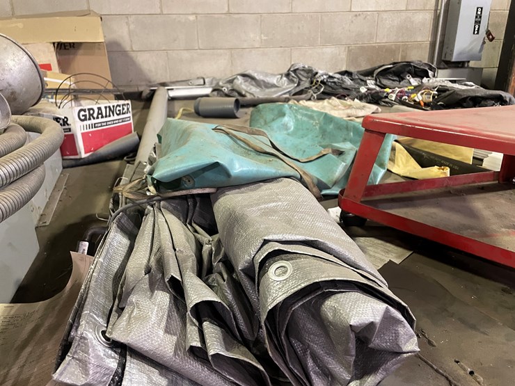 #7009-•-contents-on-top-of-oven-image-6