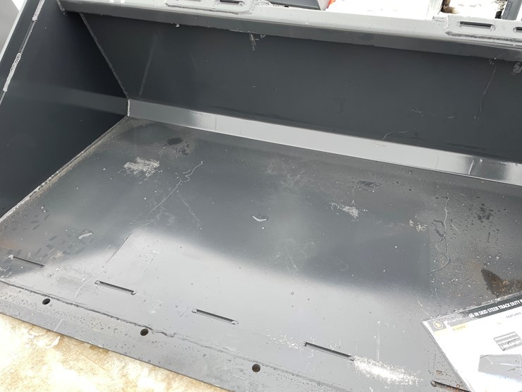 #2341-•-wolverine-universal-mount-track-duty-bucket-image-12