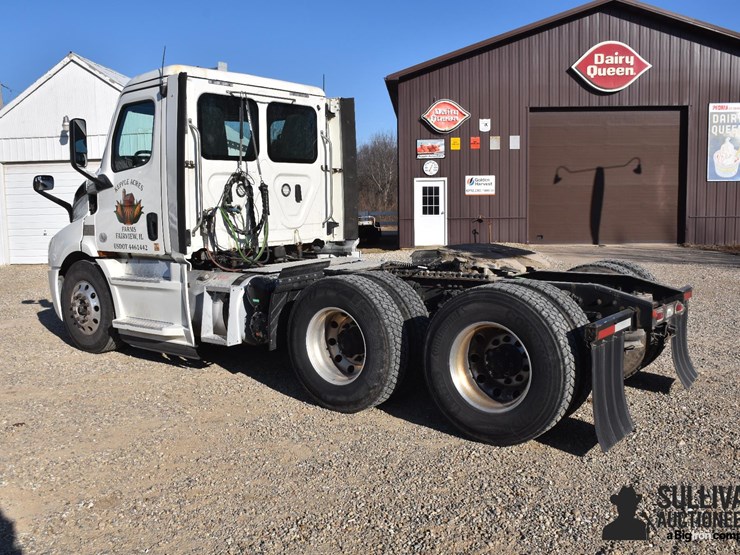 2019-freightliner-cascadia-116-t/a-truck-tractor-image-7