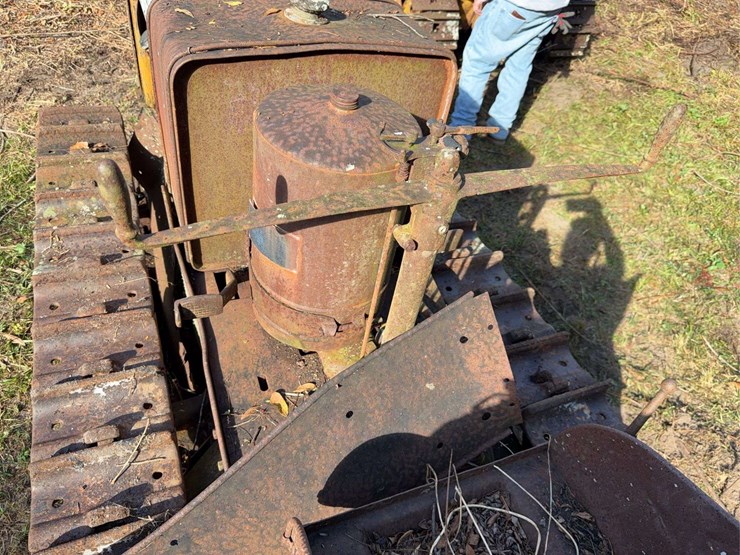 caterpillar-2-ton-image-22