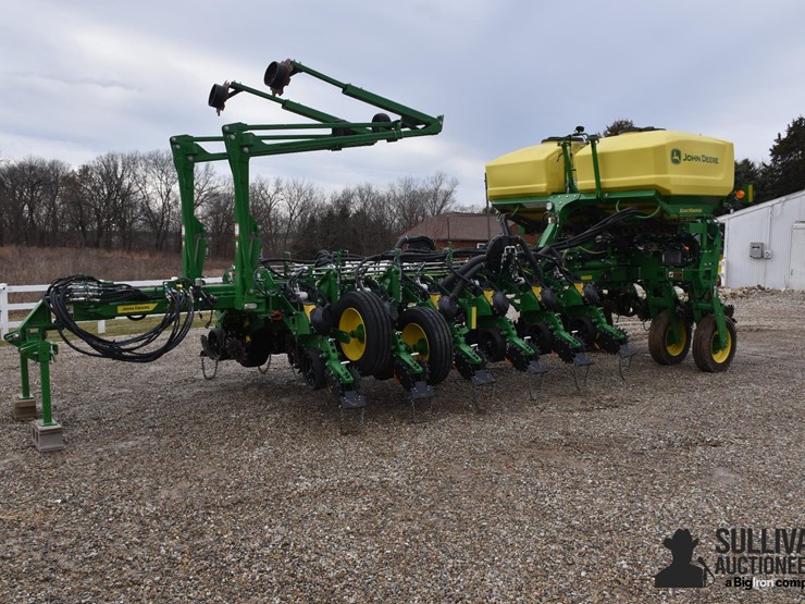 2022-john-deere-1775nt-image-1