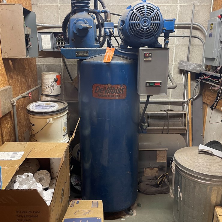 #4010 • DeVilbiss Air Compressor
