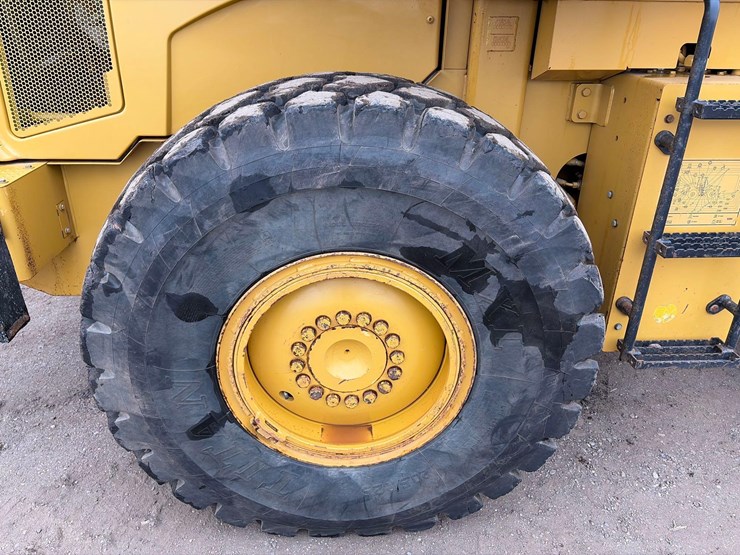 caterpillar-938h-image-21