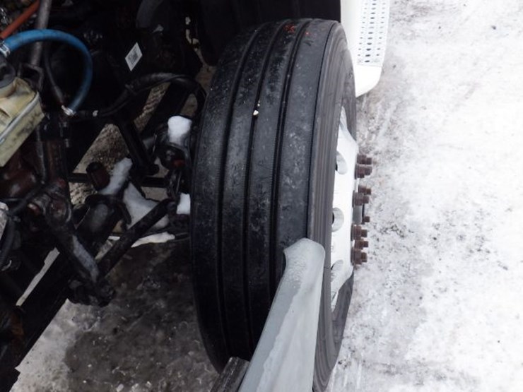 2016-freightliner-cascadia-125-image-23