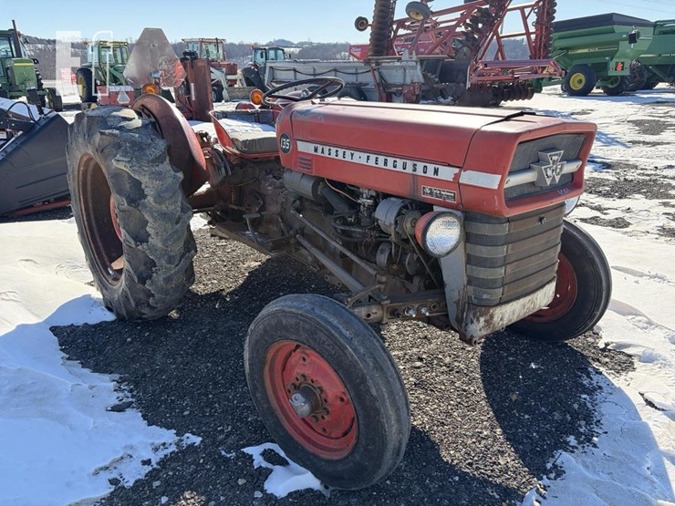 massey-ferguson-135-image-4