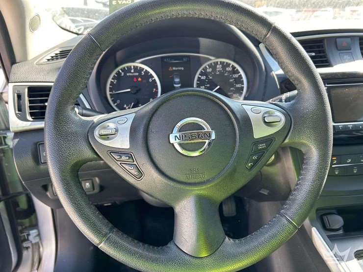 2017-nissan-sentra-sedan-image-13